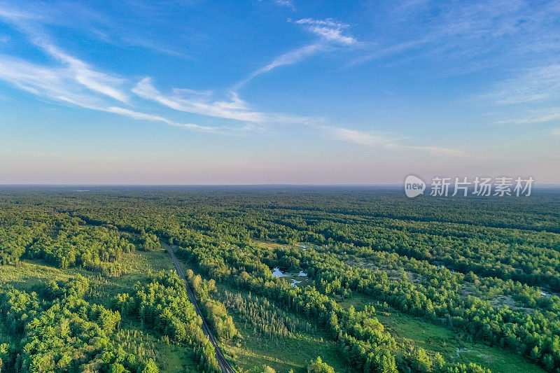 黄昏时的Muskoka Torrance Barrens Dark-Sky保护区，Gravenhurst，加拿大